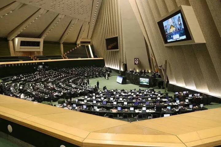 آغاز جلسه علنی مجلس با بررسی هفت دستور کاری