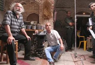 پیکر داریوش عیاری در قطعه هنرمندان تشییع می‌شود