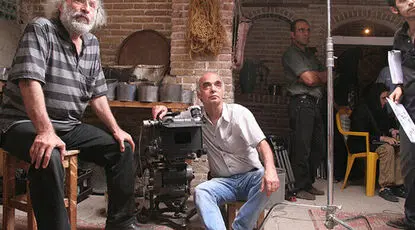 پیکر داریوش عیاری در قطعه هنرمندان تشییع می‌شود