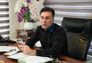 مظفری‌زاده: پرشورها یک روز به یادماندنی خلق کنند