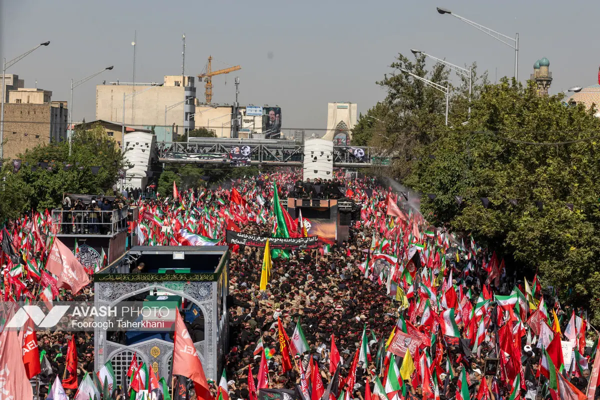 مراسم تشییع پیکر مطهر رهبر شهید انقلاب در تهران - ۴