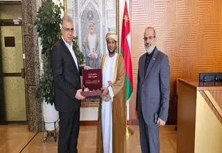 رئیس کل سازمان توسعه تجارت ایران با وزیر صنعت عمان دیدار کردند
