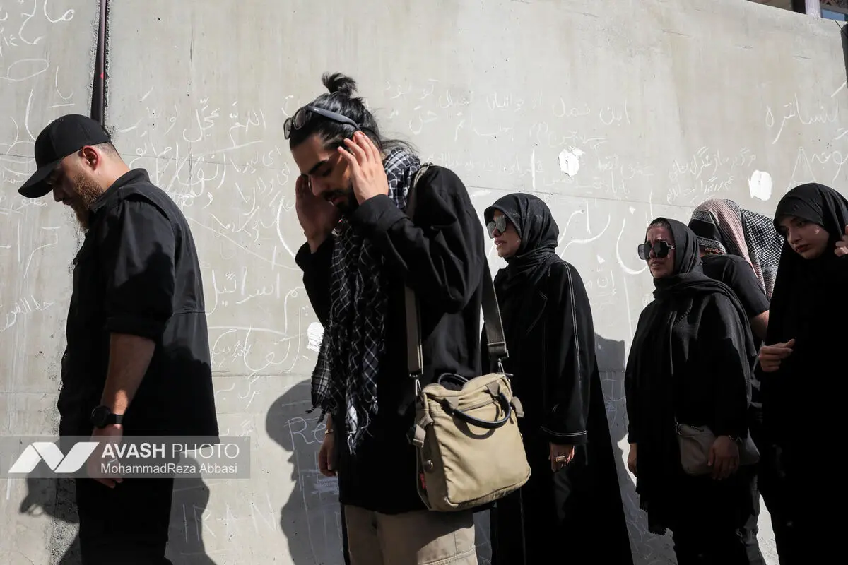اقامه نماز بر پیکر رهبر شهید انقلاب در مصلای تهران