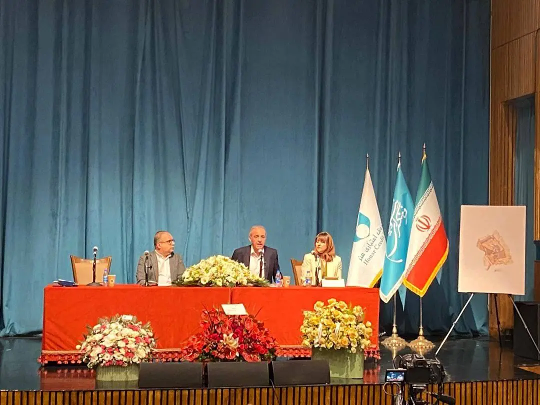 نگاهی انتقادی و فلسفی نسبت به جهان معاصر