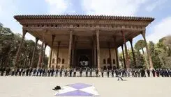 حلقه حفاظت انسانی از چهلستون