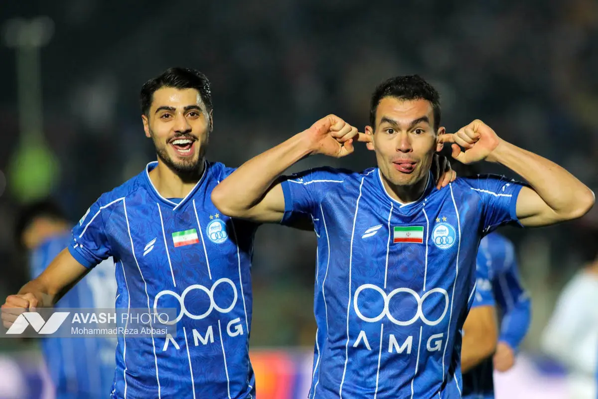 دیدار تیم های فوتبال استقلال تهران و ملوان بندر انزلی