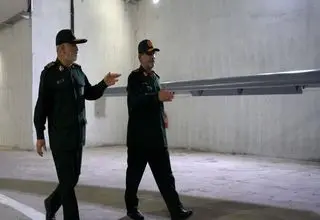 سردار سلامی در آشیانه زیر زمینی پهپادی سپاه: همه اجزای یک جنگ کامل را در اختیار داریم