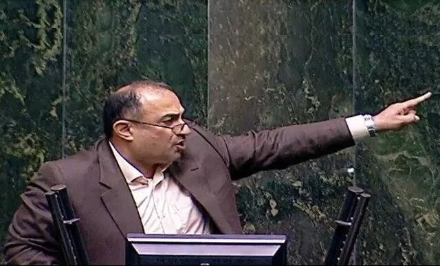 مجلس و دولت موافق حذف شرکت‌های واسطه هستند