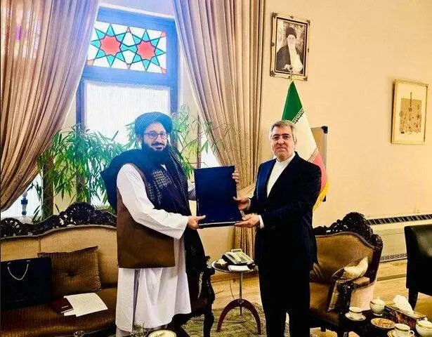 نماینده طالبان با نظری دیدار کرد