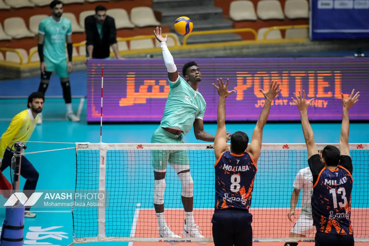 دیدار تیم های والیبال پیکان تهران و سایپا تهران