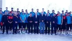 عکس مهم از اردوی تیم ملی با آقای رئیس!
