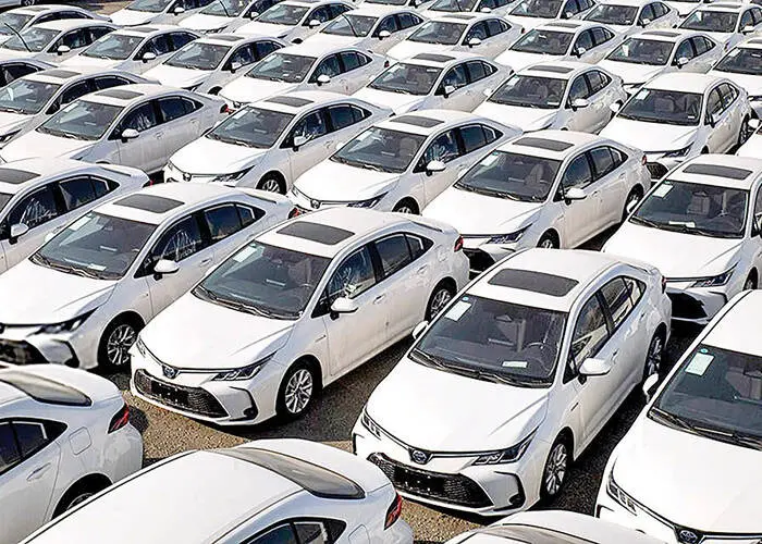  با کمتر از ۸۰۰ میلیون تومان، چه خودروهایی را می‌توان خرید؟/ جدول