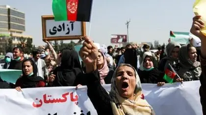 هرات در برابر طالبان و نبرد بر سر حق زندگی زنان / گلوله طالب‌ها در برابر حق تحصیل و کار و آزادی