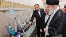 بازدید رهبر انقلاب از نمایشگاه «همه با هم برای ایران برای مدرسه»