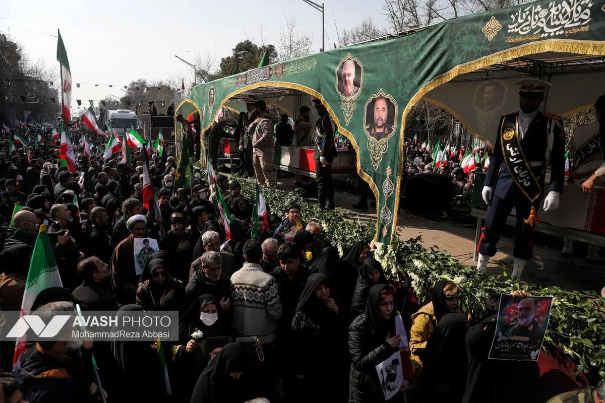 تشییع پیکر ۳۵ شهید جنگ رمضان در تهران