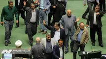 نمایندگان به قانون ارائه گواهینامه موتورسیکلت به زنان رأی مثبت می‌دهند؟