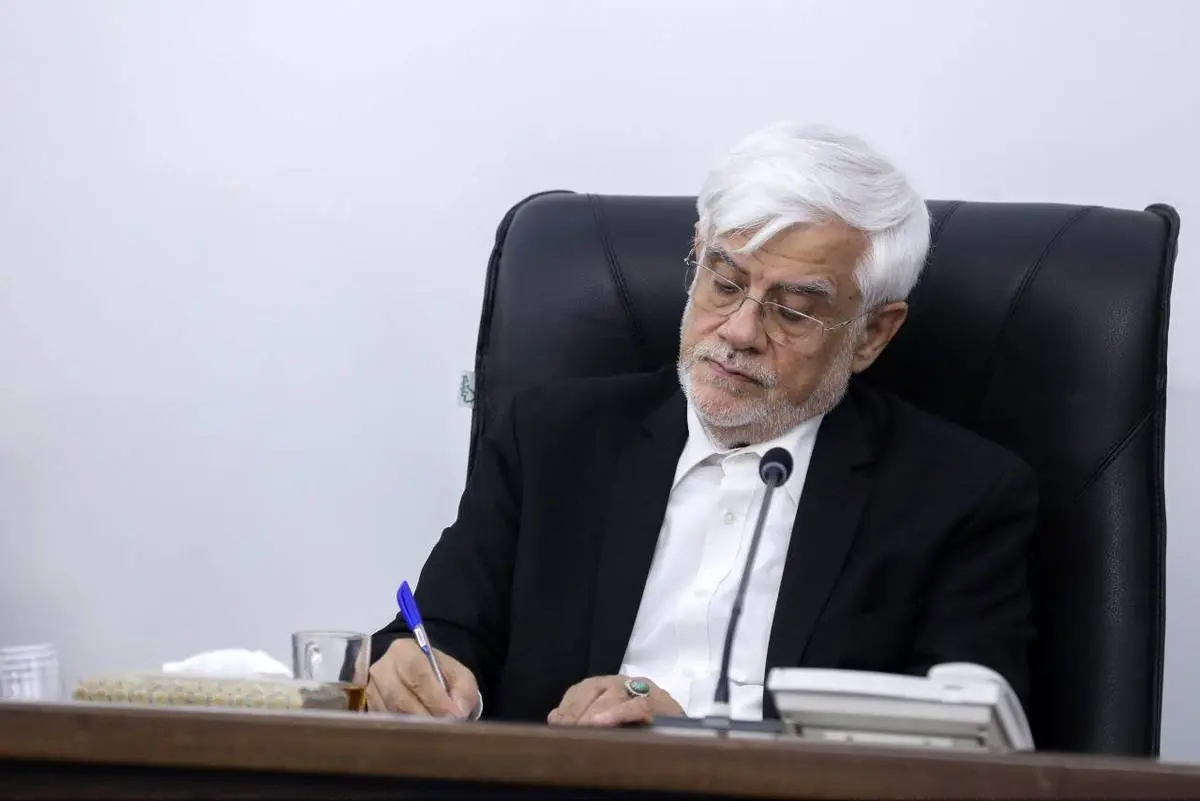 عارف: توکلی با همه تفاوتها، نماد صداقت و پاکدستی بود