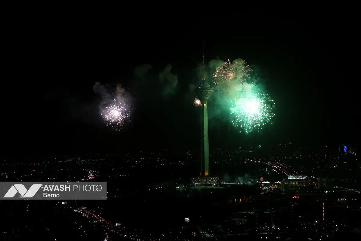 نور افشانی در شب سالگرد پیروزی انقلاب اسلامی