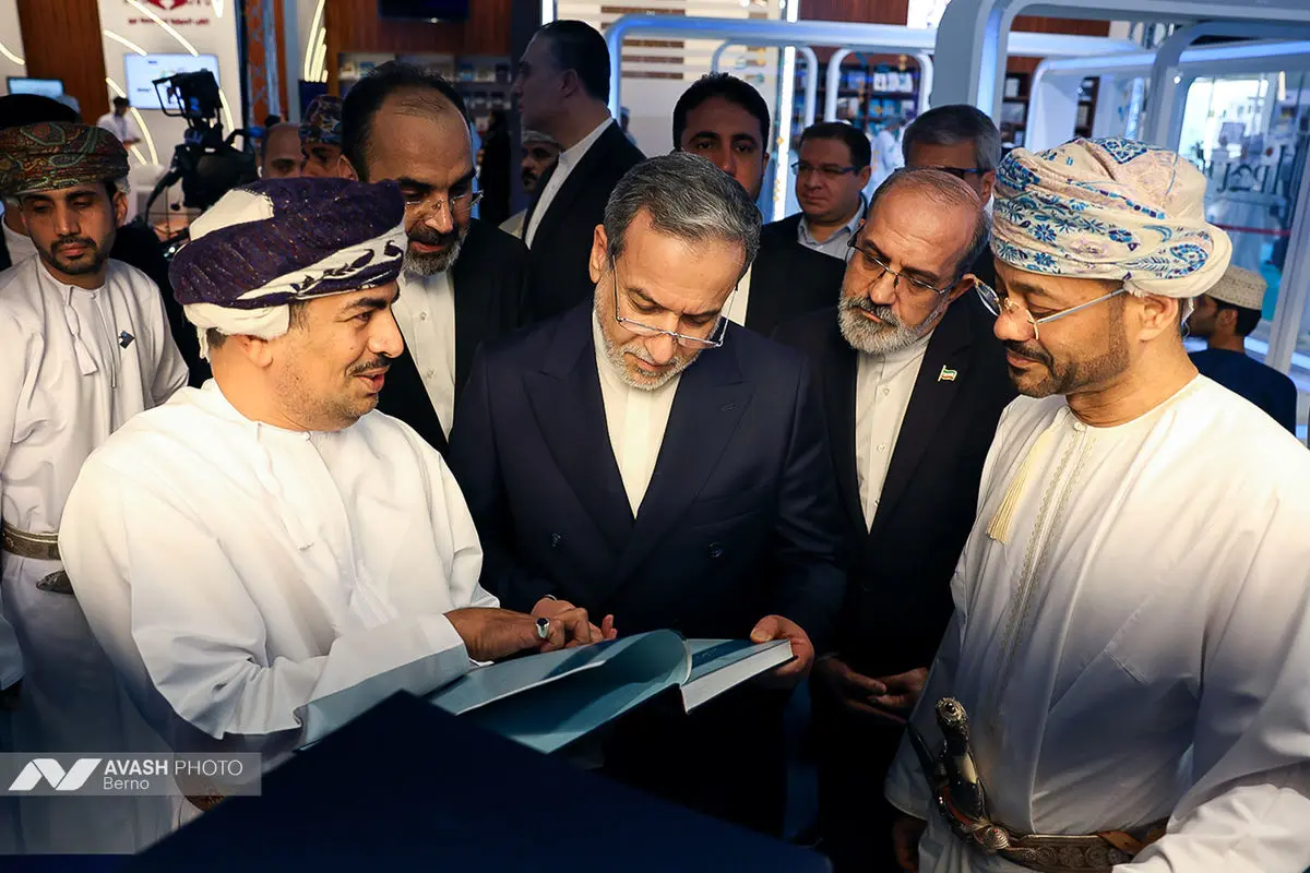 بازدید وزرای خارجه ایران و عمان از نمایشگاه بین المللی کتاب مسقط