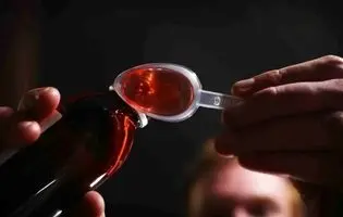 بحران در مراکز ترک اعتیاد/ پشت‌ پرده نایاب شدن شربت تریاک و بازگشت بهبودیافتگان به چرخه مصرف چیست؟