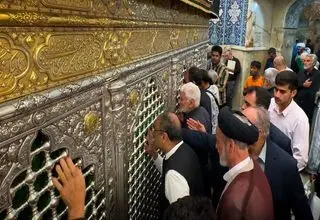 تشرف سفیر جدید پاکستان به زیارت حرم حضرت معصومه (س)