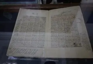 قدیمی ترین نسخه خطی دیوان مولانا با قدمت 700 سال به نمایش گذاشته شد