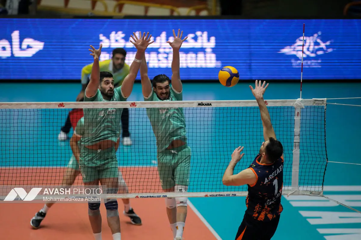 دیدار تیم های والیبال پیکان تهران و سایپا تهران