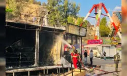 آتش غرفه‌های فروش کالا در لوناپارک شیراز مهار شد