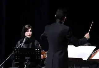 نوازندگان در بالکن‌های تالار وحدت!/ ارکستر موسیقی ملی ایران شاهنامه را روایت کرد