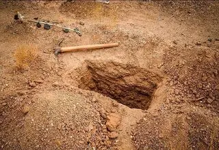 وضعیت وحشتناک قبرستان لافت پس از بارندگی شدید