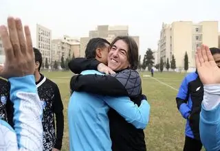 رامین رضاییان در آغوش ساپینتو