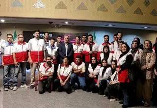 حضور تعدادی از امدادگران مناطق مختلف جمعیت هلال احمر در نمایش «ذرات آشوب» 