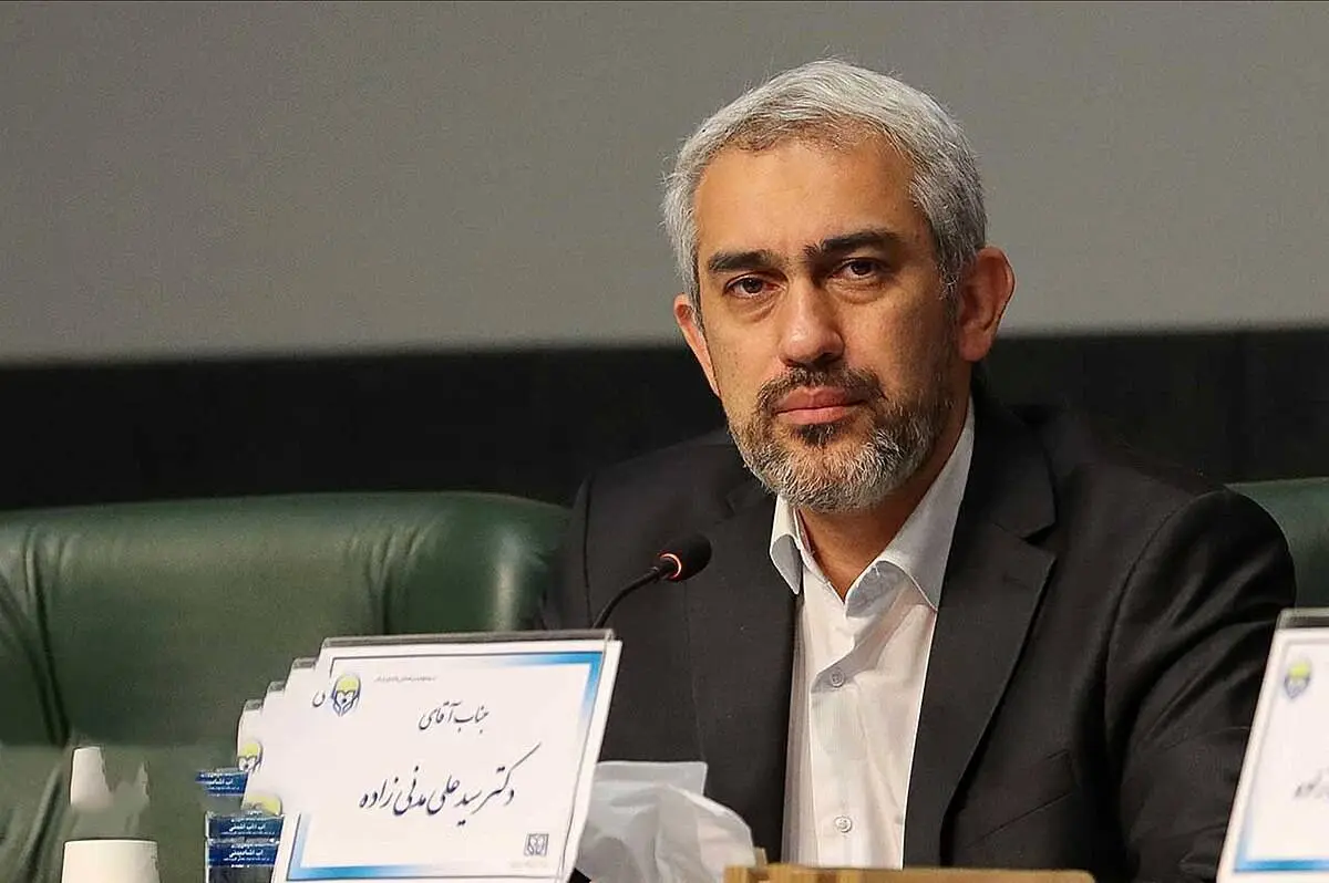 صمصامی: مدنیزاده فردا به عنوان وزیر پیشنهادی اقتصاد به مجلس معرفی میشود