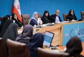 زنان در جلسه با پزشکیان بر ضرورت پایان جنگ تاکید کردند  