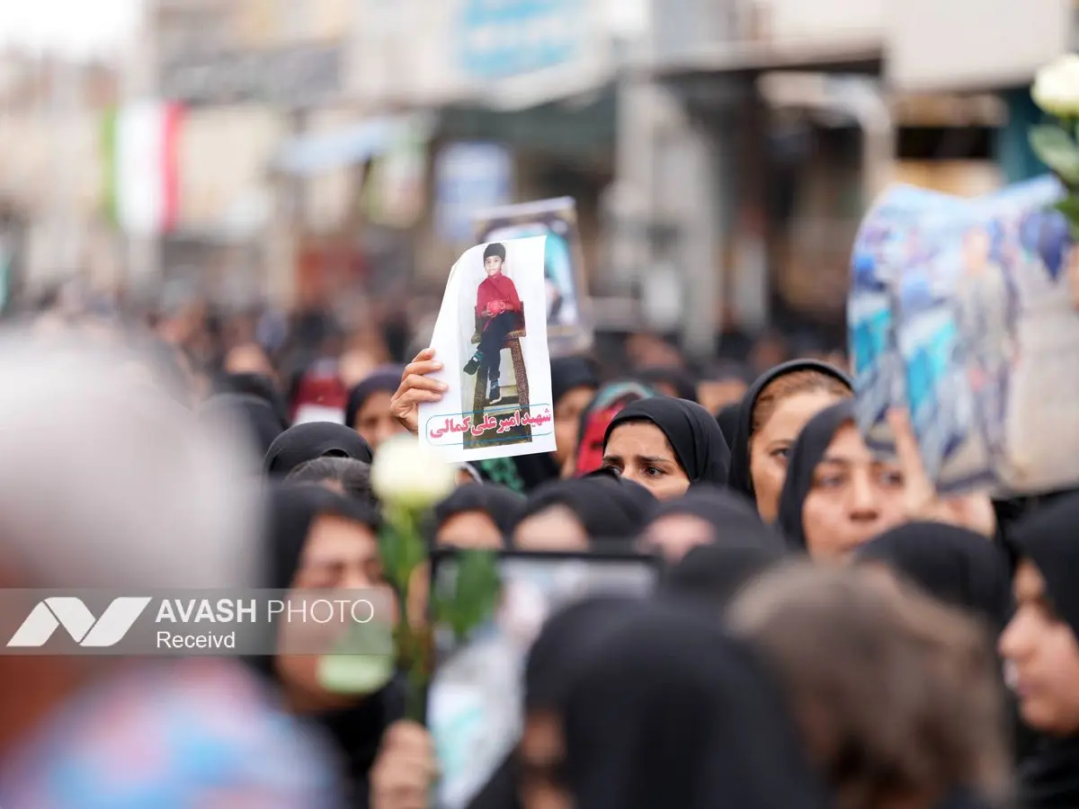 گزارش نصویری/ تشییع پیکر شهدای مدرسه میناب