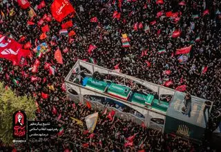 پیکر مطهر رهبر شهید به حرم رضوی رسید
