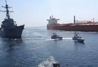 پاسخ نیروی دریایی سپاه به تیراندازی نیروهای آمریکا به کشتی تجاری ایران