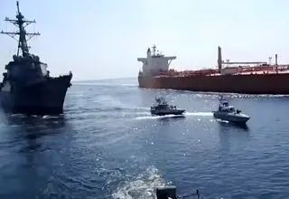 پاسخ نیروی دریایی سپاه به تیراندازی نیروهای آمریکا به کشتی تجاری ایران