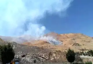 آتش‌سوزی گسترده در آبیدر سنندج/ صدومیت ۳ نفر از نیروهای مردمی