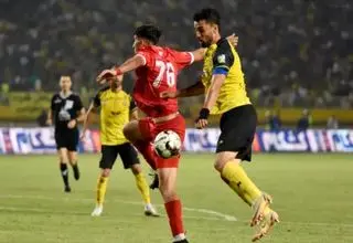 تساوی بدون گل در نیمه اول و هوای برفی