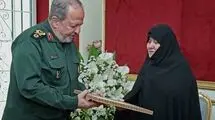 اهدای لوح سپاس رئیس‌جمهوری به همسر شهید شمخانی