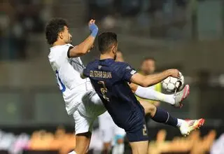 استقلال حال‌ندار مقابل هوادار