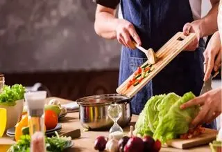 چه غذاهایی در جنگ ماندگاری بیشتر دارند؟
