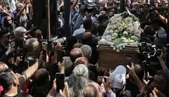 قاب ماندگاری که در مراسم خاکسپاری ایرج ثبت شد