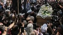 قاب ماندگاری که در مراسم خاکسپاری ایرج ثبت شد