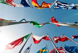 سیاست‏‌خوانی علیه سیاست‏‌دانی