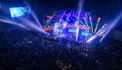 از زندوکیلی تا حاجیلو از طهماسبی تا طلیسچی؛ خوانندگانی که پاییز روی صحنه می‌روند