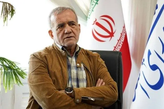 دیدار رئیسجمهور با خانوادههای آسیبدیده از جنگ ۱۲ روزه
