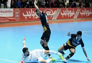 توضیح ممنوع‌الخروجی بازیکنان گیتی‌پسند