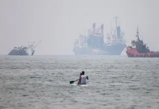 کاهش تردد شناورها در تنگه هرمز